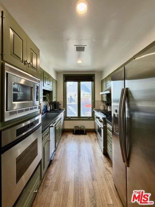 Building Photo - 1424 N Crescent Heights Blvd