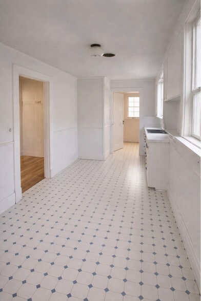 Building Photo - 1203 SW 10th Ave