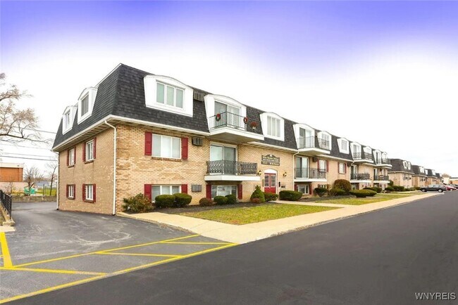 Primary Photo - 1968 Sheridan Dr