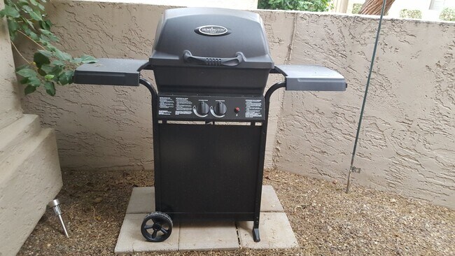 Building Photo - Luxurious 2-Bed/2-Bath Condo in Quiet Gated Community - Coming Soon!