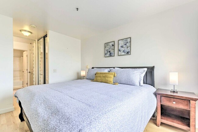 Building Photo - COMING SOON!!! BEAUTIFUL 1BD/1BA CONDO IN EMERYVILLE CA
