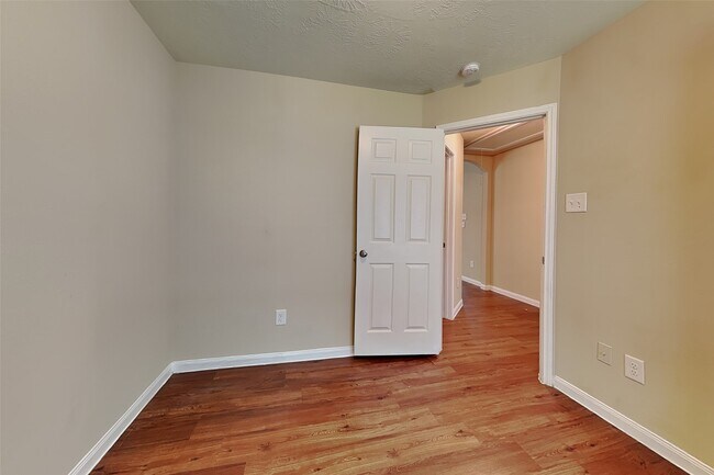 Building Photo - 21606 Nella Cir