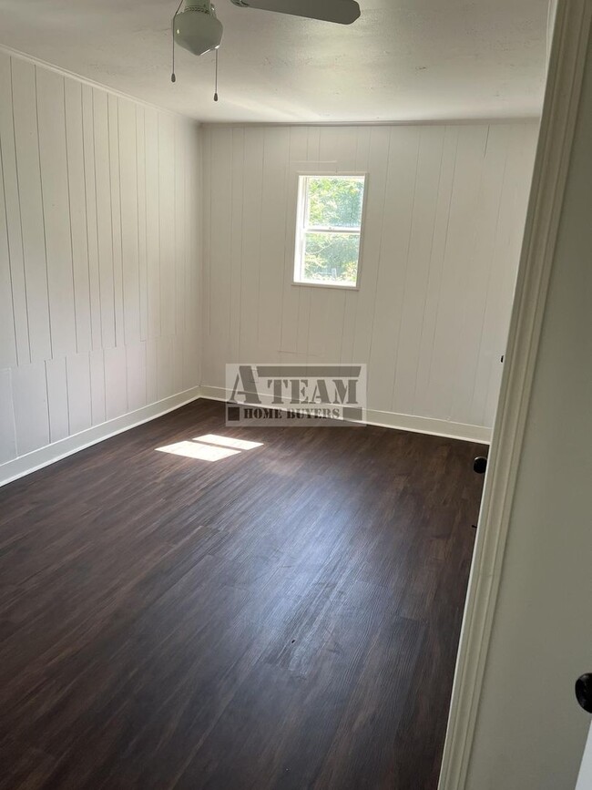 Building Photo - Cozy 2 Bedroom 1 Bath in Malakoff!