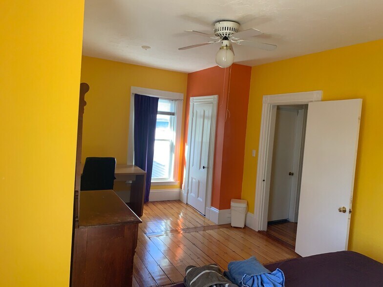 Building Photo - 2 Washington Ct