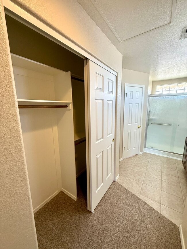 Building Photo - Charming 2 Bed, 2 Bath Home with Open Floo...