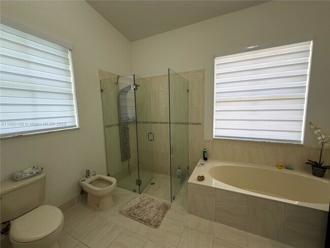 Building Photo - 2330 SW 132nd Wy