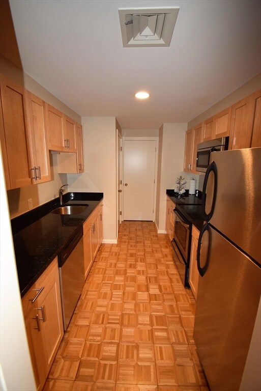 Building Photo - 130 Mt Auburn St