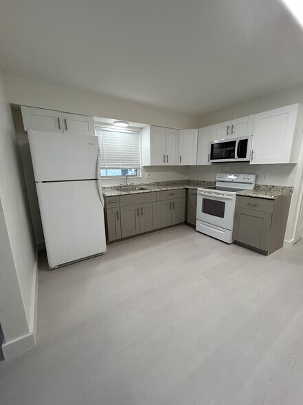 Building Photo - 901 S N St