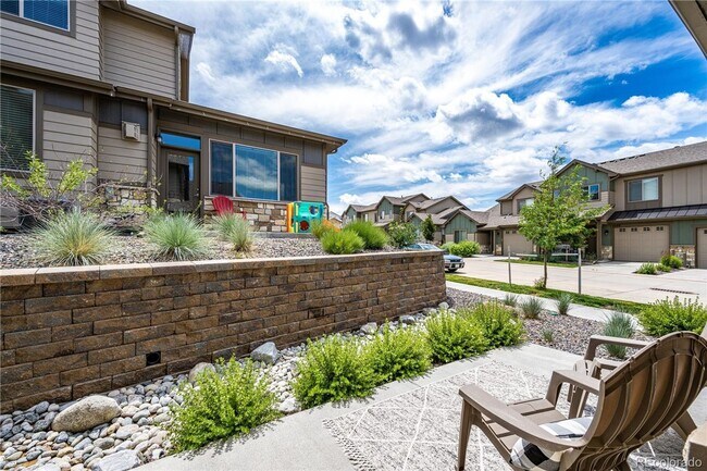 Building Photo - Lage & Beautiful 4 bedroom Townhome in Aurora