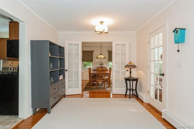 Building Photo - 109 Roosevelt Ave