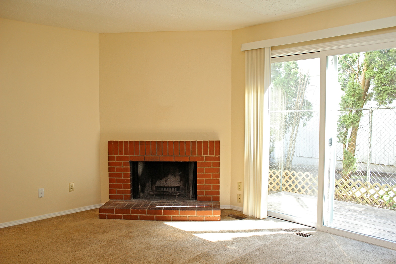 Building Photo - 3805-3805 SE Cesar Estrada Chavez Blvd