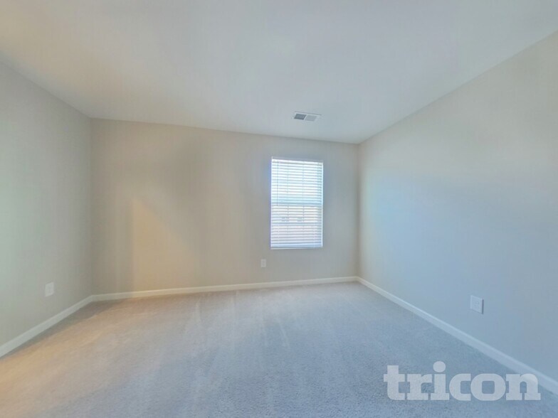 Building Photo - 1918 Landrow Ln