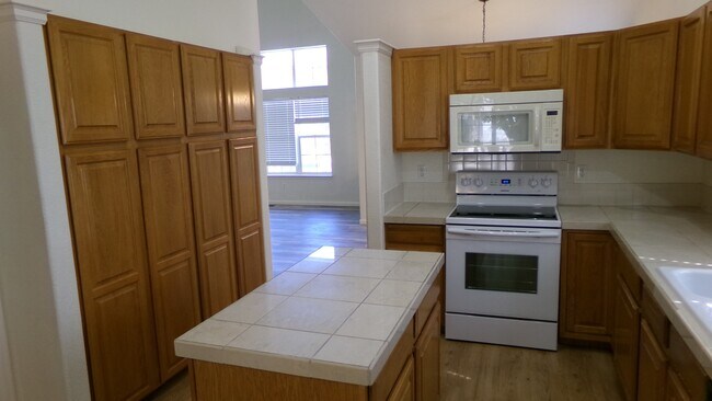 Building Photo - 217 Rock Bridge Ln