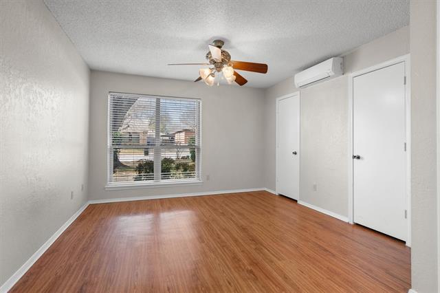 Building Photo - 3018 Hilltop Dr