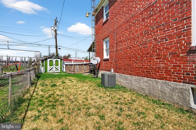 Building Photo - 1870 Yakona Rd