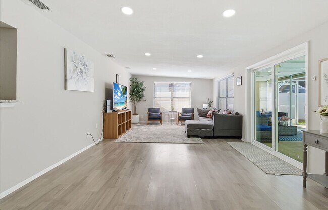 Building Photo - Charming Sarasota Retreat –4-Bedroom/3-Bathroom Modern Pool Home Near Everything!