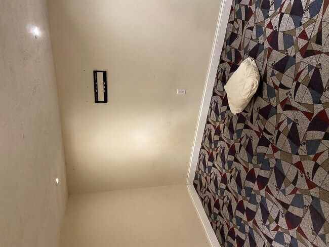 Building Photo - 235 E 2nd St