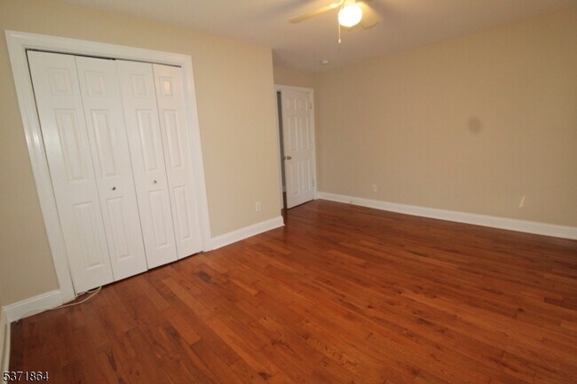 Building Photo - 30 White Meadow Ave