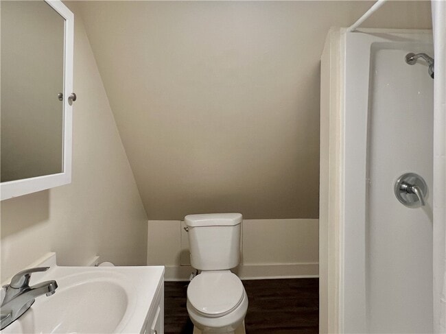 Building Photo - 105 Spruce St