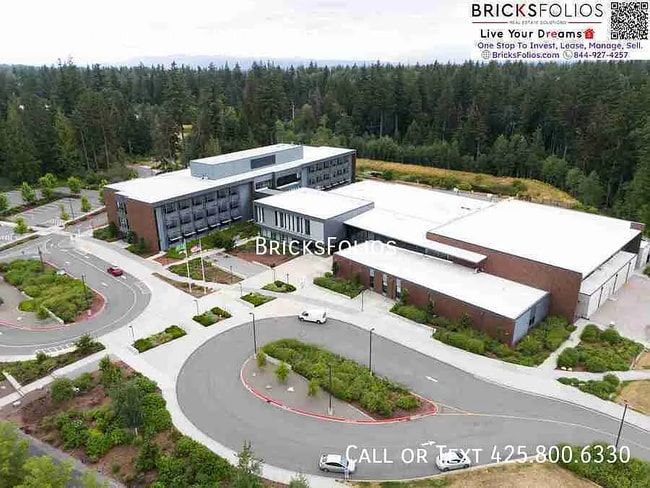 Building Photo - 10251 Eastridge Dr NE