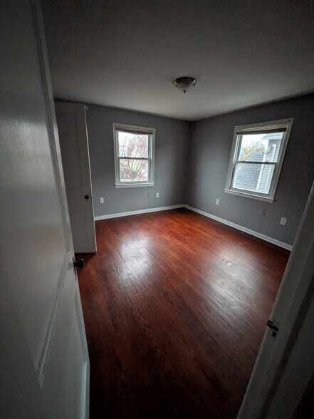 Building Photo - 430 Bartine St