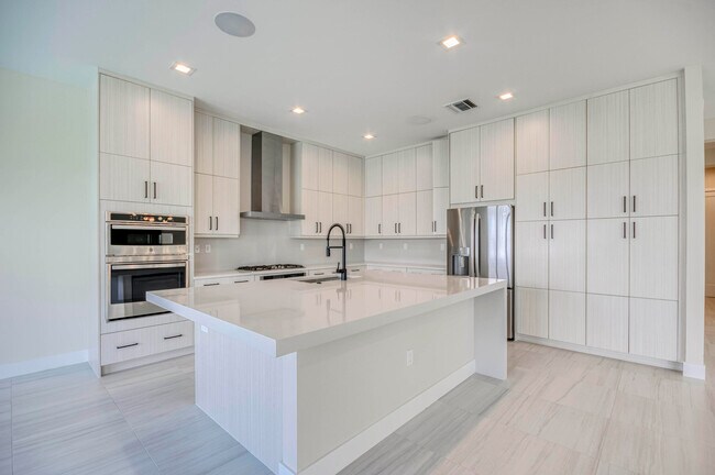 Building Photo - 10077 Heron Flock Dr