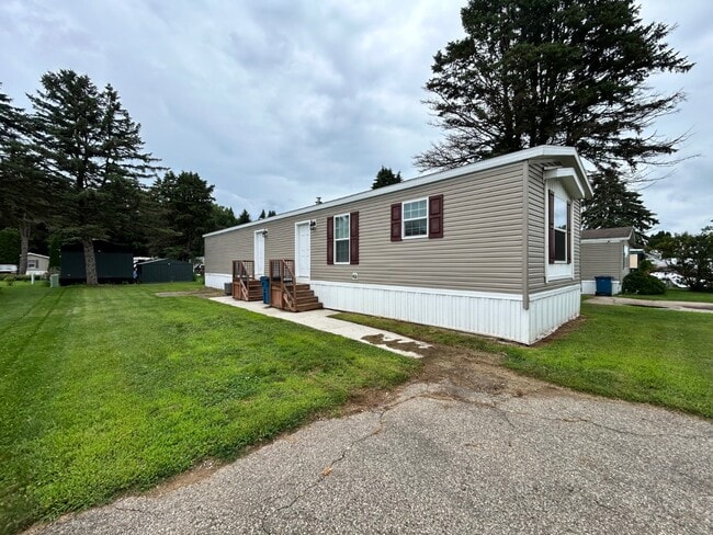 Building Photo - 2701 30 Mile Rd
