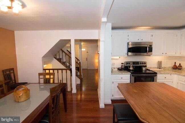 Building Photo - 6618 Birchleigh Way