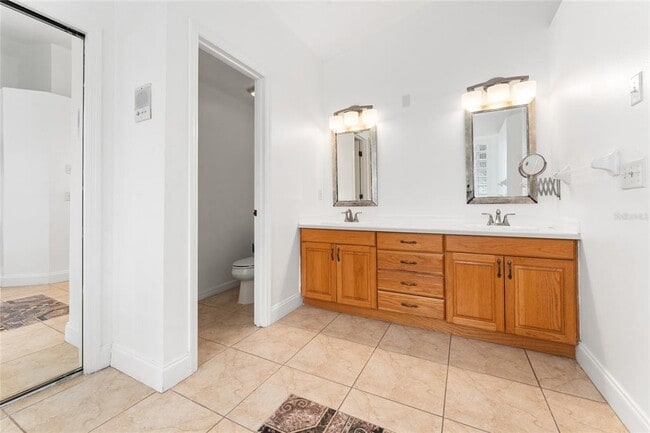 Building Photo - 8101 Canyon Lake Cir