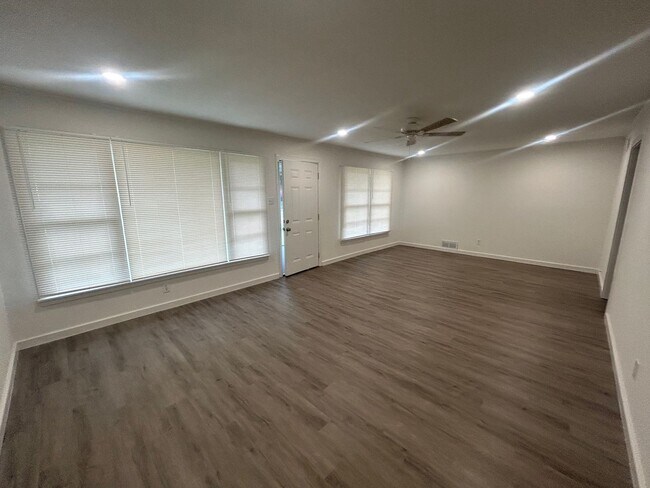 Building Photo - Newly renovated 3 bedroom in Central Waco