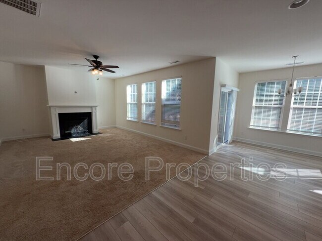 Building Photo - 241 Mill Bend Dr