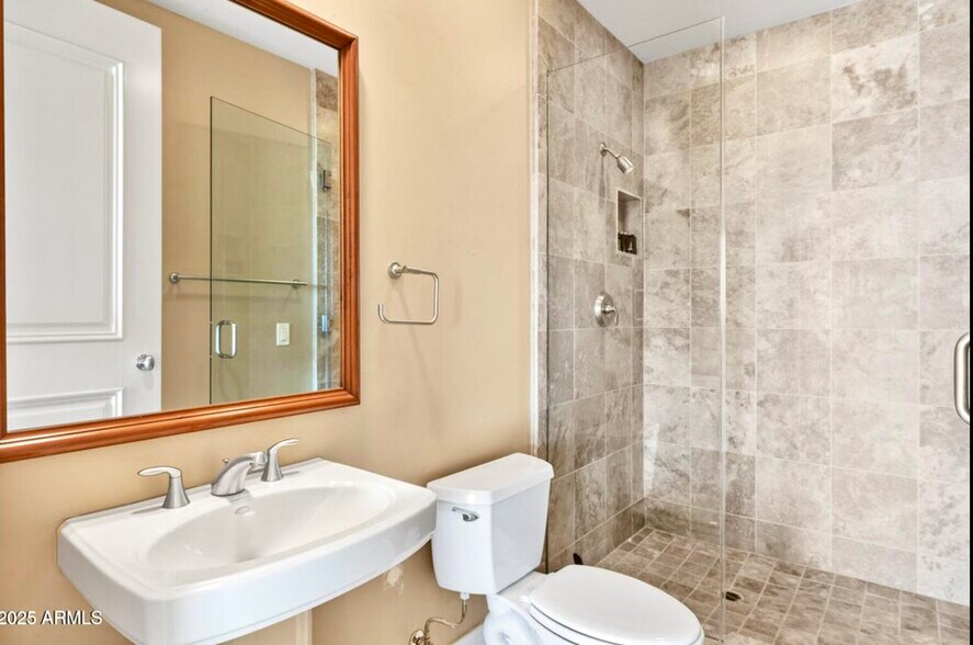 2nd bathroom with walk in shower - 2211 E Camelback Rd