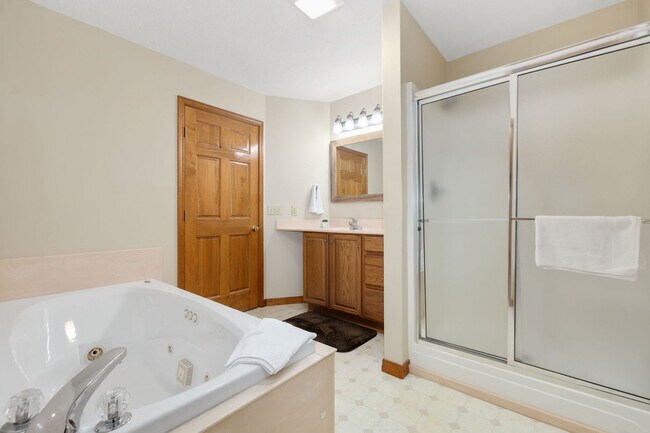 Building Photo - 814 County Rd 1524