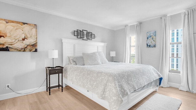 Building Photo - 1000 S Ocean Blvd