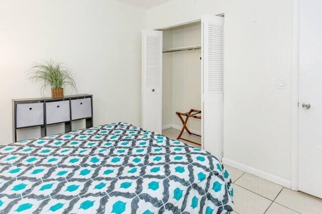 Building Photo - 308 Southwind Ct