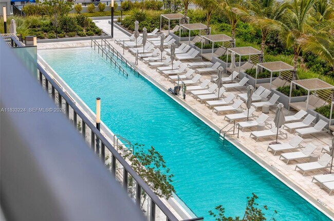 Building Photo - 580 72nd St