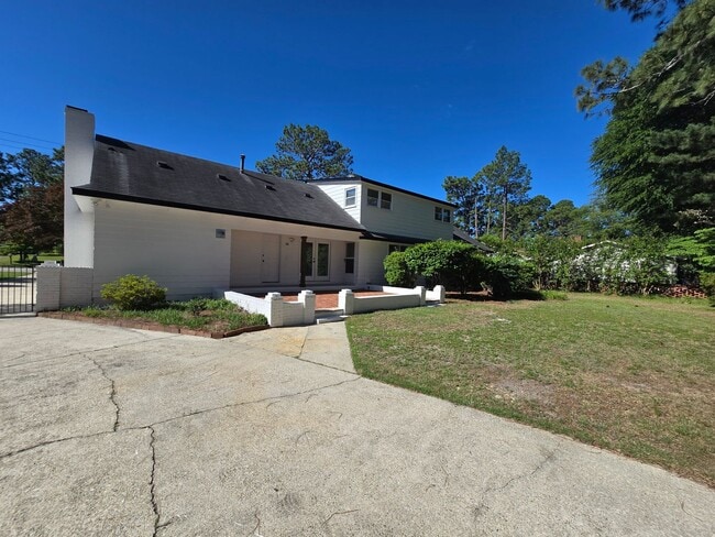 Building Photo - NEW LISTING!!!!!
