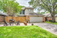 Building Photo - 4008 Rive Ln