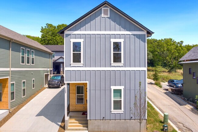 Building Photo - 158 E South St