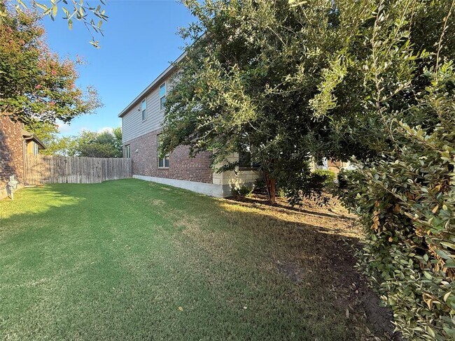 Building Photo - 21404 Hines Ln