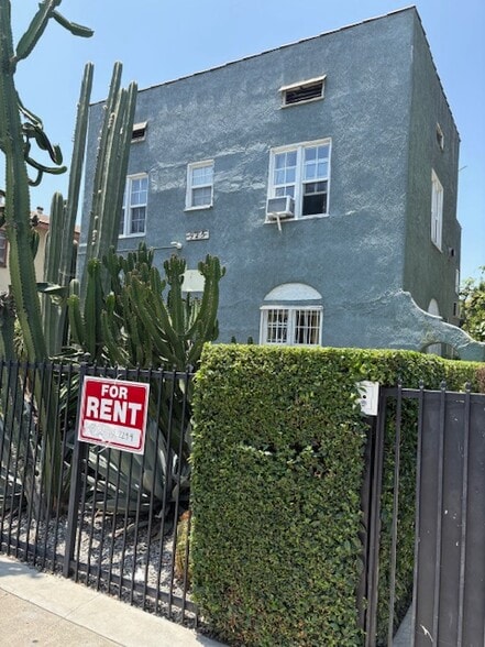 Primary Photo - 927 1/2 Parkman Ave