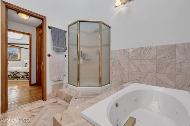 Building Photo - 475 Long Ave