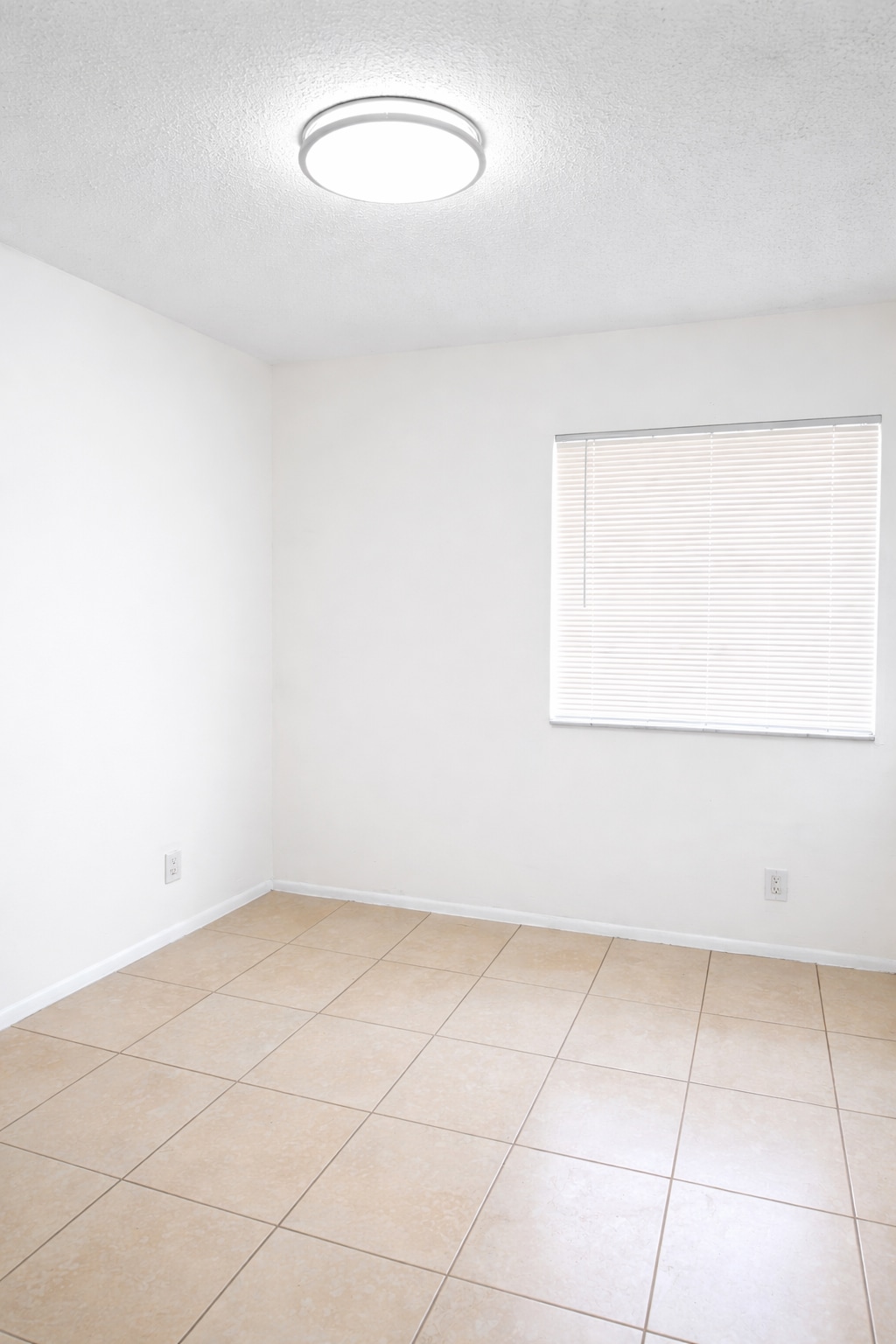 Building Photo - 2047 NW 56th Ave