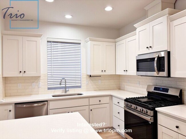 Building Photo - 2442 Brackenfern Blvd