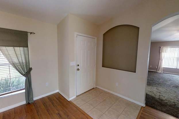 Building Photo - 2 Upland Pl
