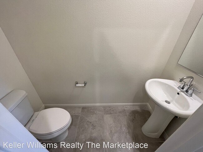 Building Photo - 4 br, 3 bath House - 428 Larksong Ave