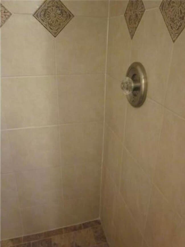 Building Photo - 4215 S 57th Ave