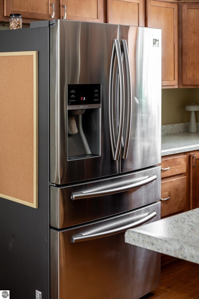 Building Photo - 1704 Comanche St