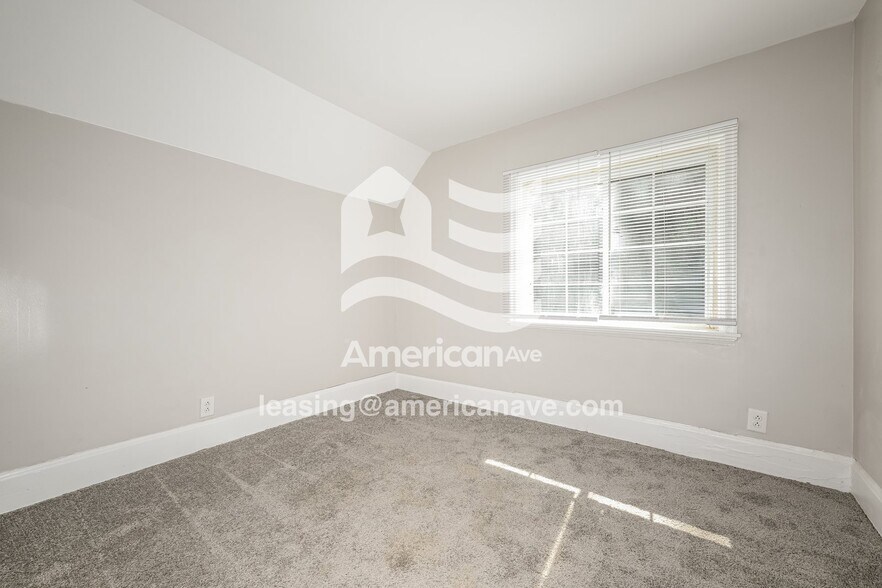 Building Photo - 451 Highland Ave