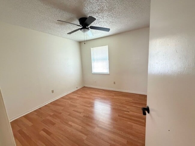 Building Photo - 3804 Charolais Dr